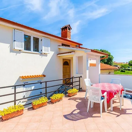 Apartamento Nela Valtura